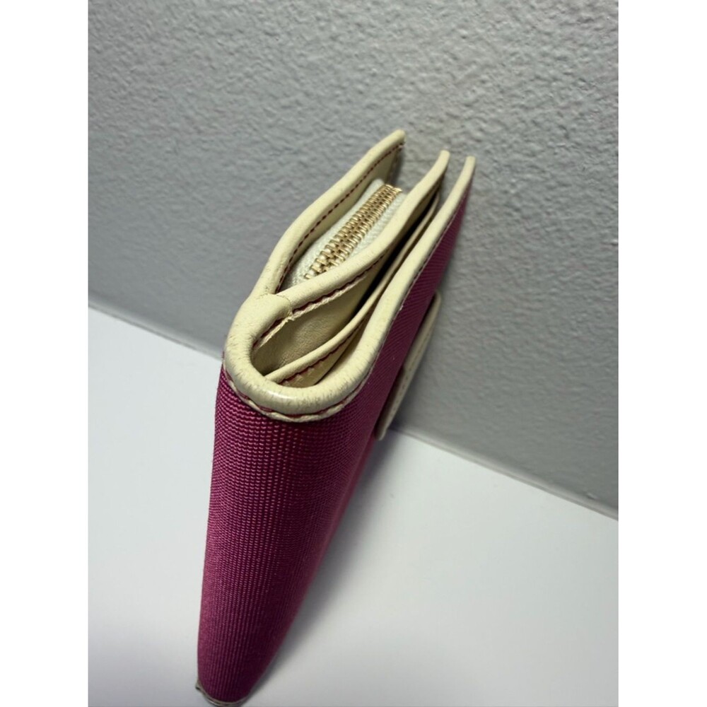 Gucci Raspberry Canvas Wallet with Cream Trim and Script Logo - Picture 6 of 16